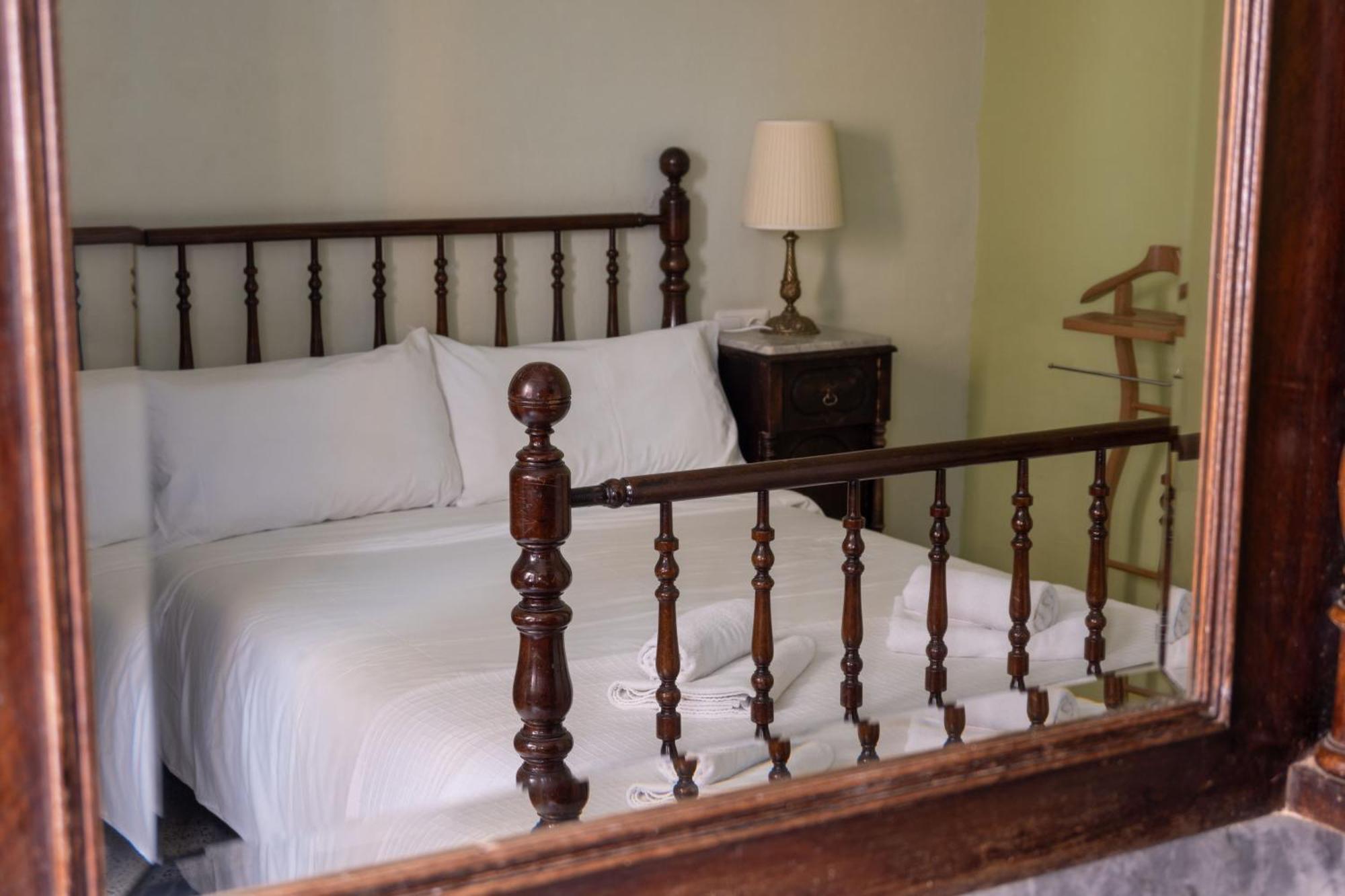 Bed and Breakfast Flora Баньолес Экстерьер фото