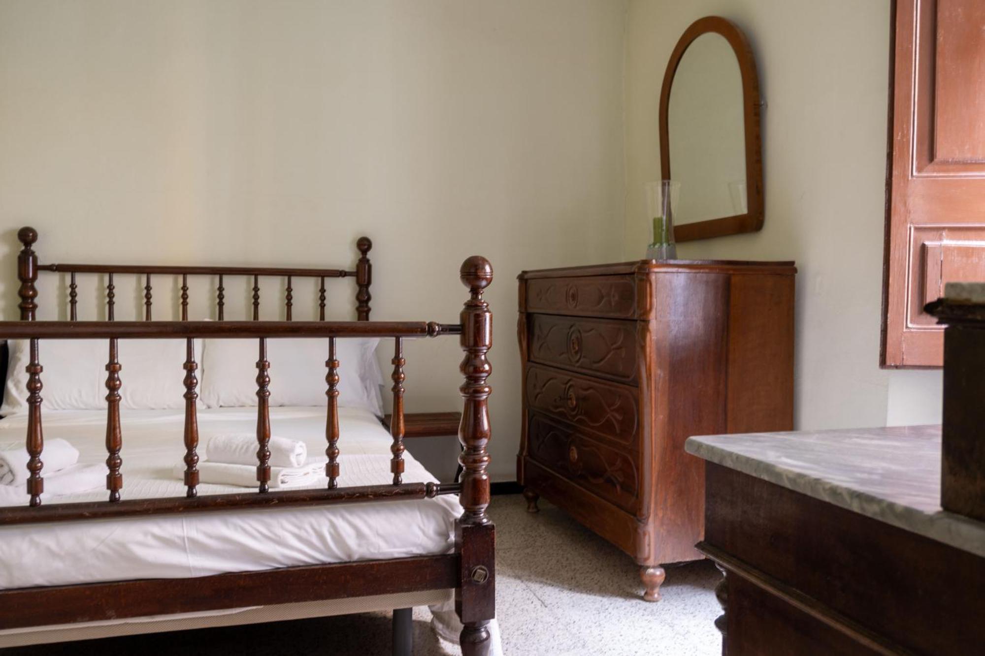 Bed and Breakfast Flora Баньолес Экстерьер фото